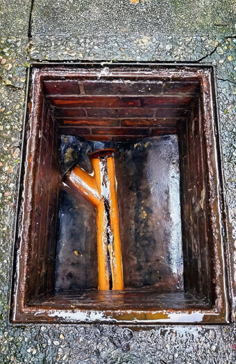 https://blockeddrainshamersley.com.au/uploads/2025/07/hero-blocked-sewers-39472.jpg